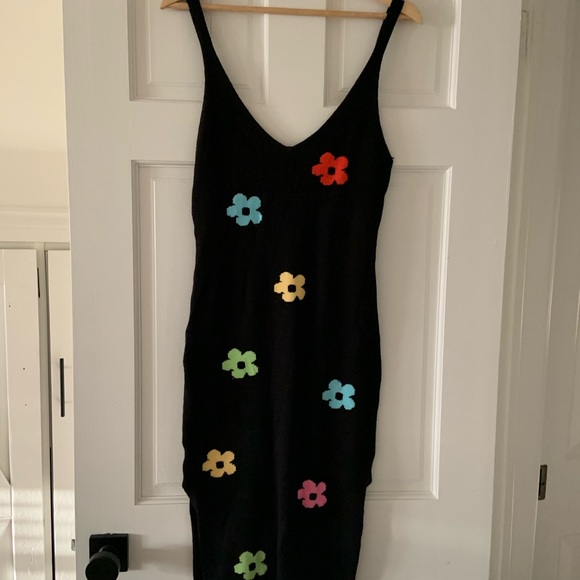 Black knit floral print dress, size small. Slit hem on both sides. - Picture 3 of 5